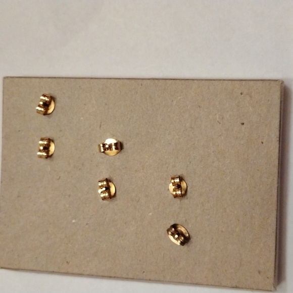 HP!! Vintage Set of 3 Adorable Tiny Christmas Holiday Earrings!! - Picture 4 of 6